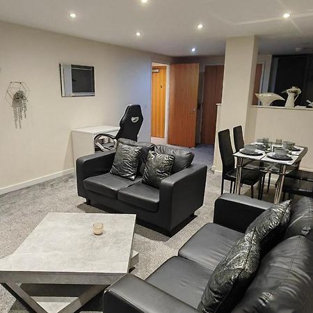 Paramount City View Swindon Luaran gambar