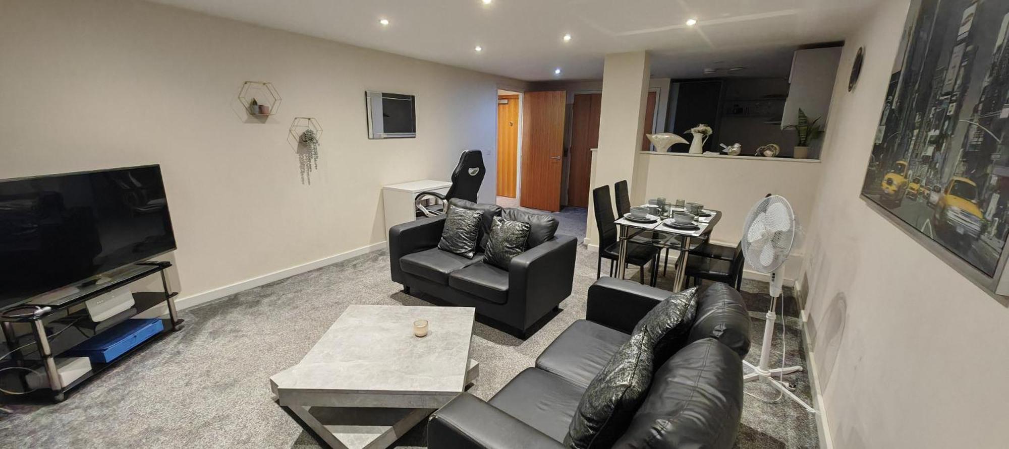 Paramount City View Swindon Luaran gambar